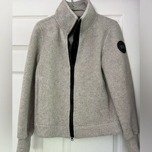Canada Goose like new fleece jacket worn once